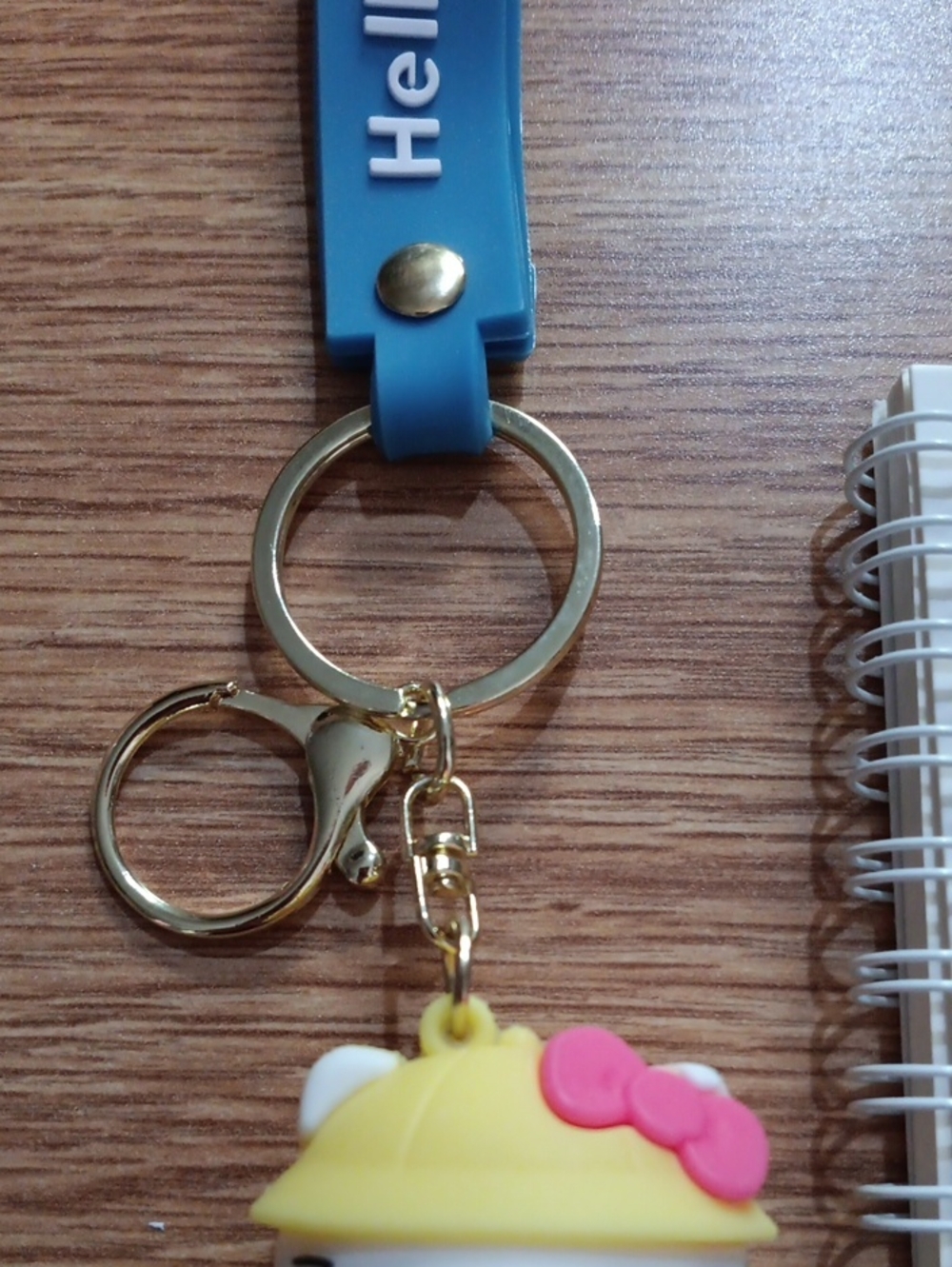 Hello Kitty Keychain with Notebook Set - Picture 4 of 7